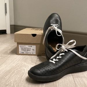 Clarks, Kayleigh Aster Black Leather, women’s sneakers, 9.5m